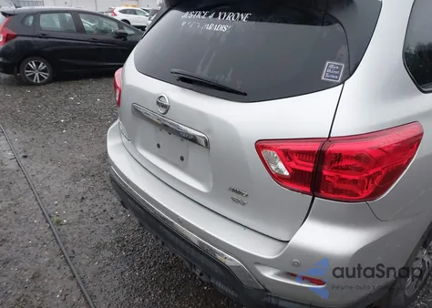 2019 Nissan Pathfinder Sv z USA, uszkodzony, nr VIN 5N1DR2MMXKC599566